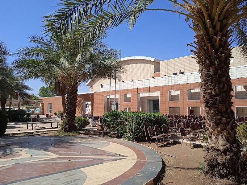 مركز أم درمان الثقافي 4