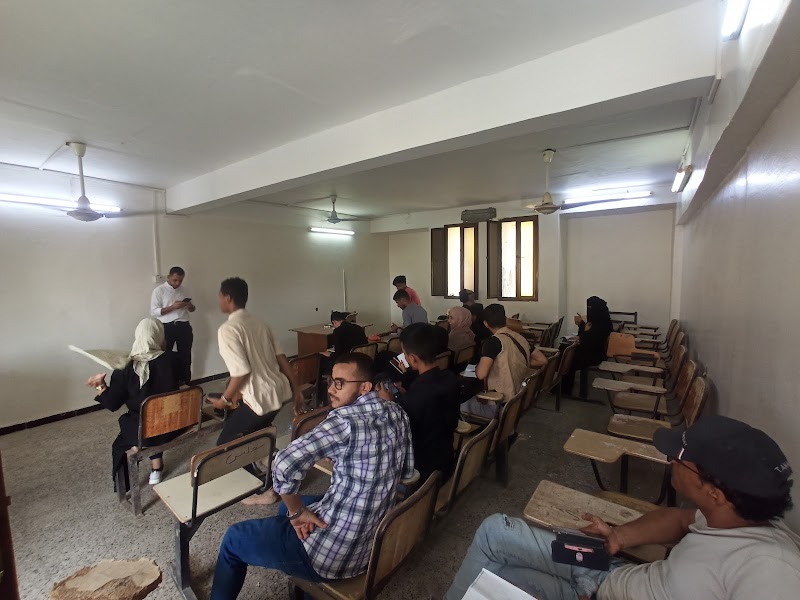كلية الآداب جامعة عدن 2