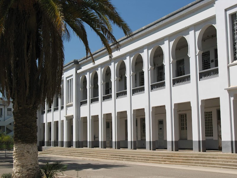 جامعة وهران 1 -أحمد بن بلة 2