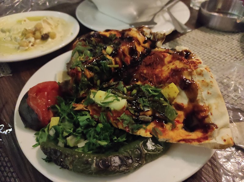 مطعم قمر الشام 2