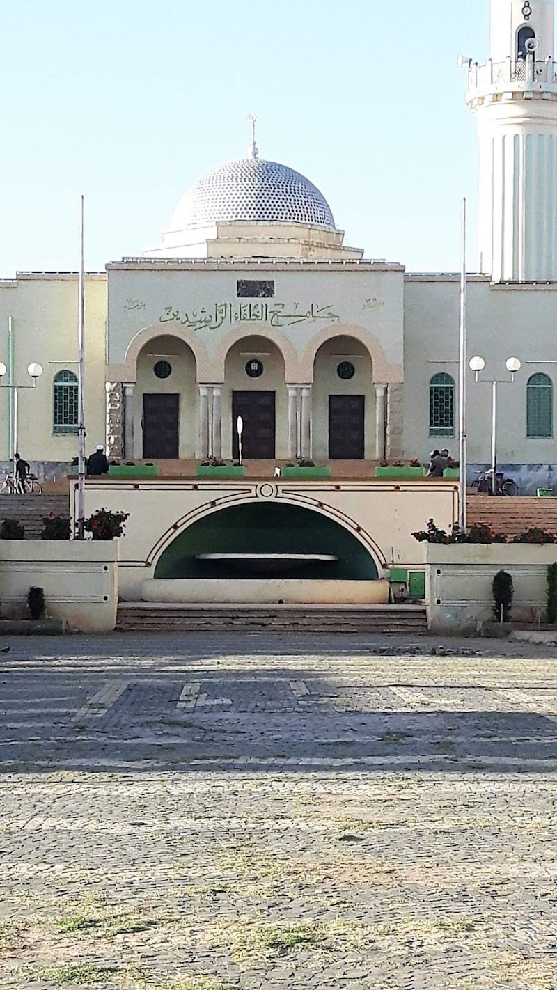 مسجد الخلفاء الراشدين 2