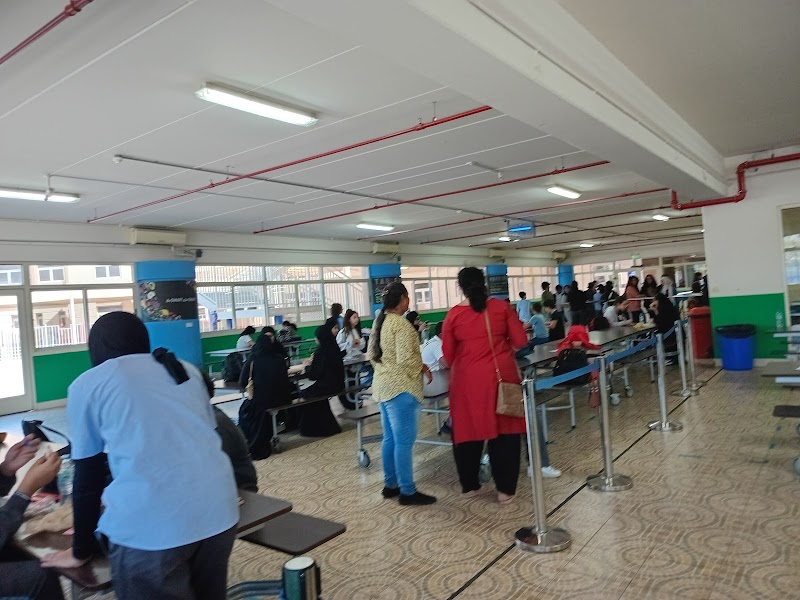 مدرسة أبوظبي الدولية الخاصة 4