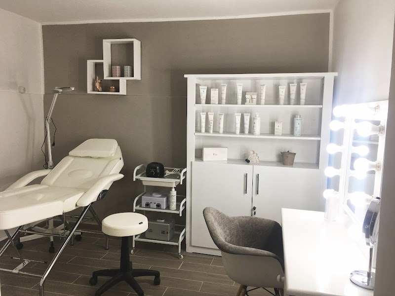 صالون باتشولي للجمال