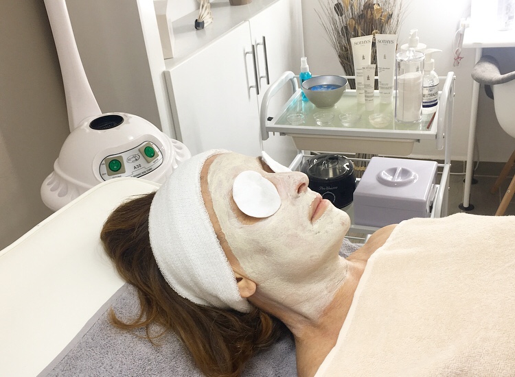 صالون باتشولي للجمال 4