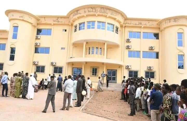 جامعة موندou