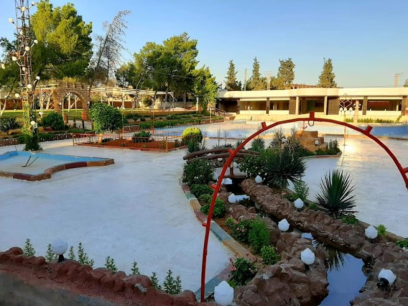 مطعم الارض السعيدة 2