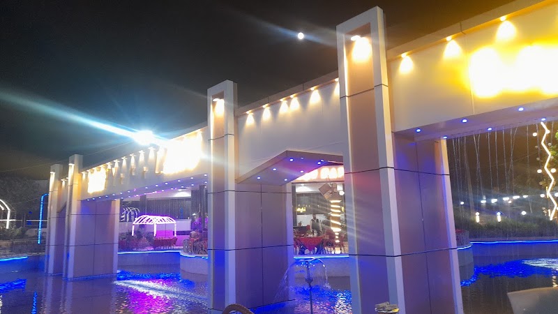 مطعم الارض السعيدة 3