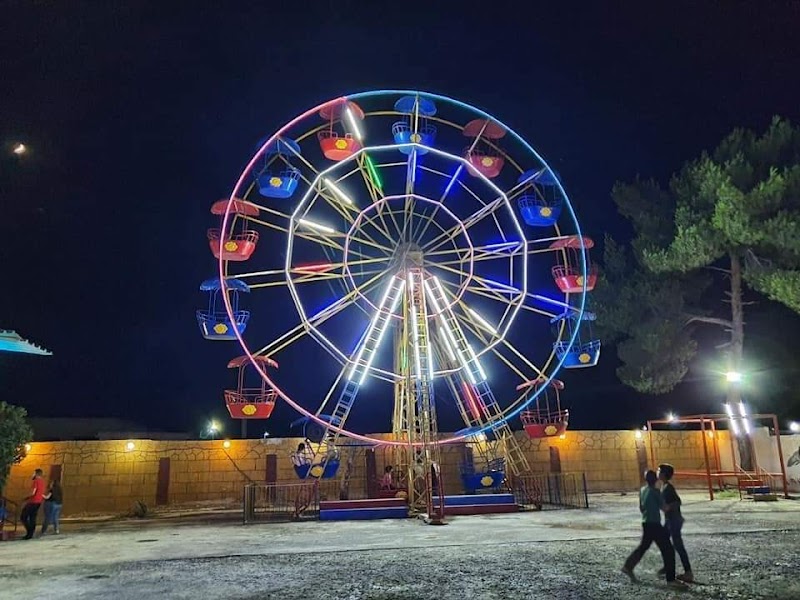 مطعم الارض السعيدة 4