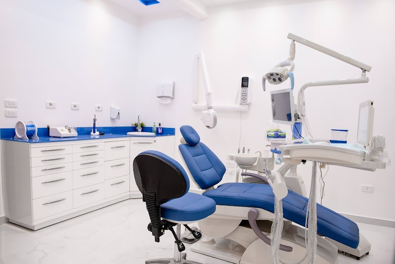 عيادة مينا برسوم لطب الأسنان