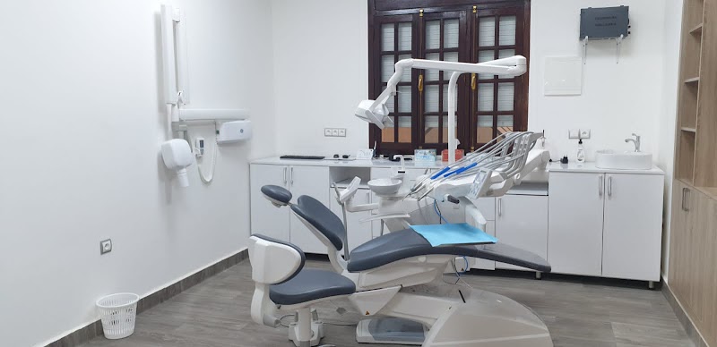 طبيبة الأسنان هديوي منال - عيادة اللؤلؤة البيضاء 4