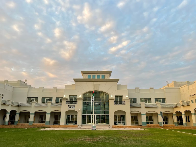 كلية SAE الجامعية دبي 2