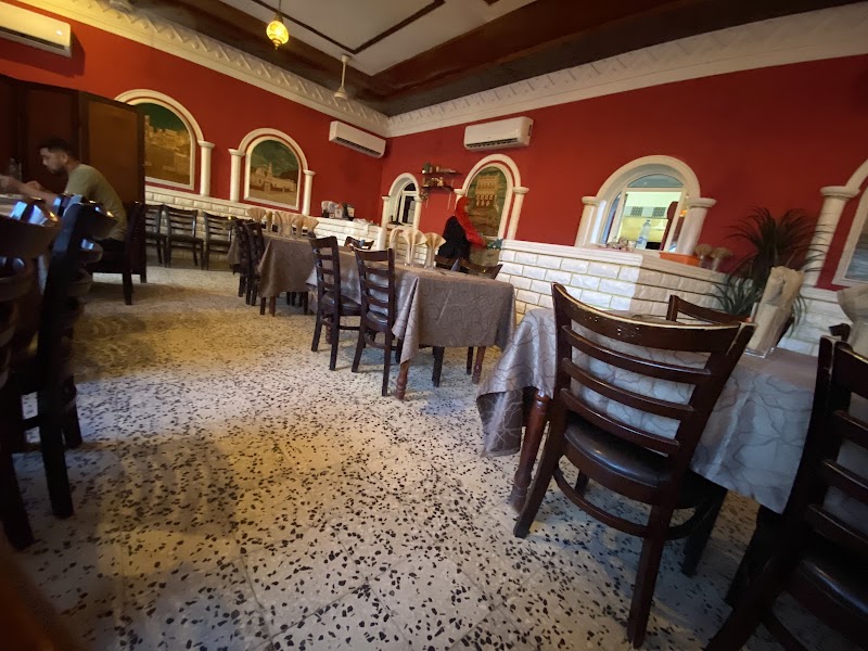 مطعم جناتين اليمني