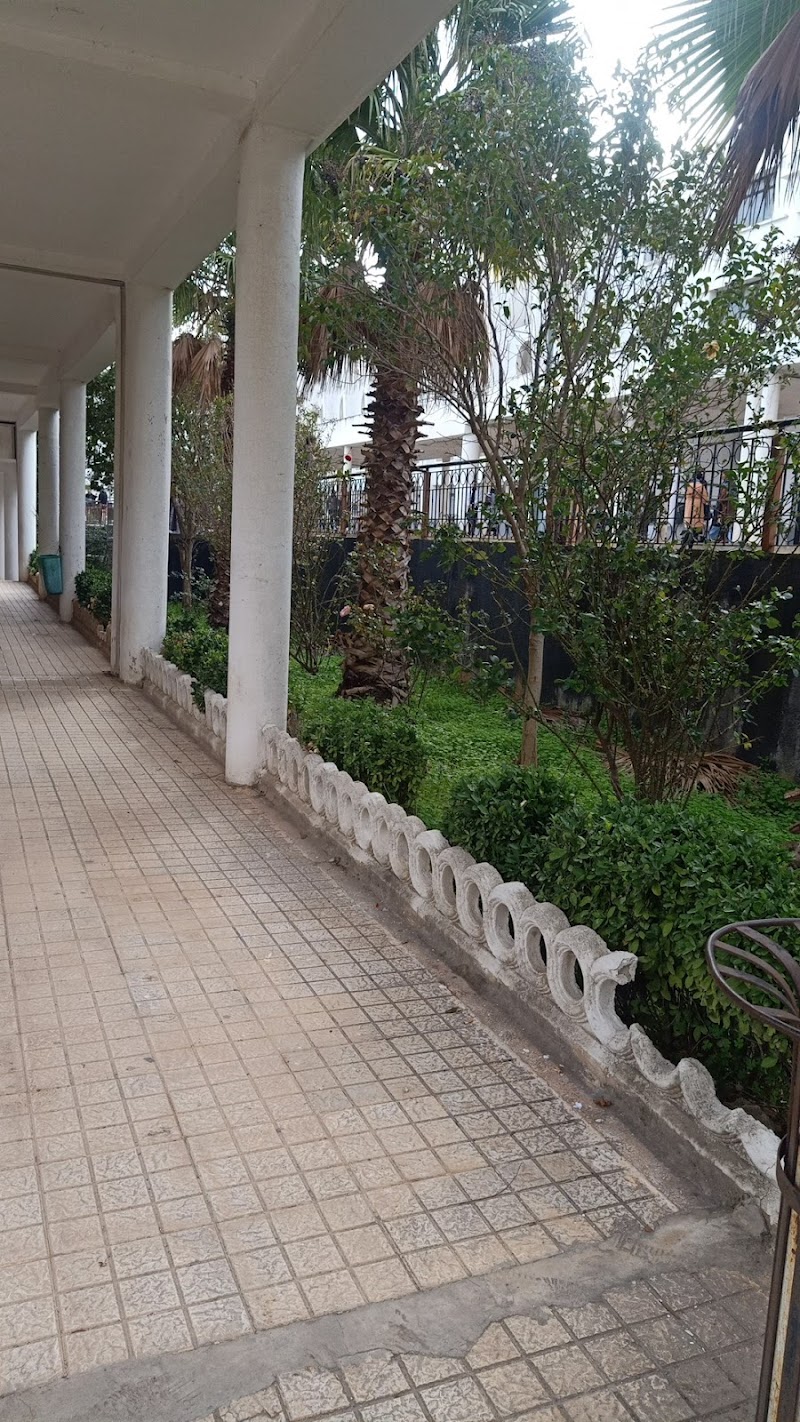 كلية الحقوق والعلوم السياسية عنابة 3