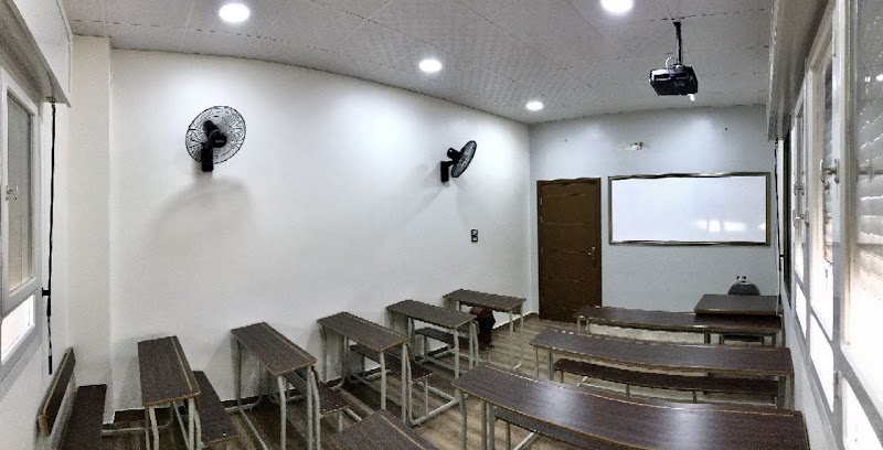 معهد الإمام للعلوم واللغات 4