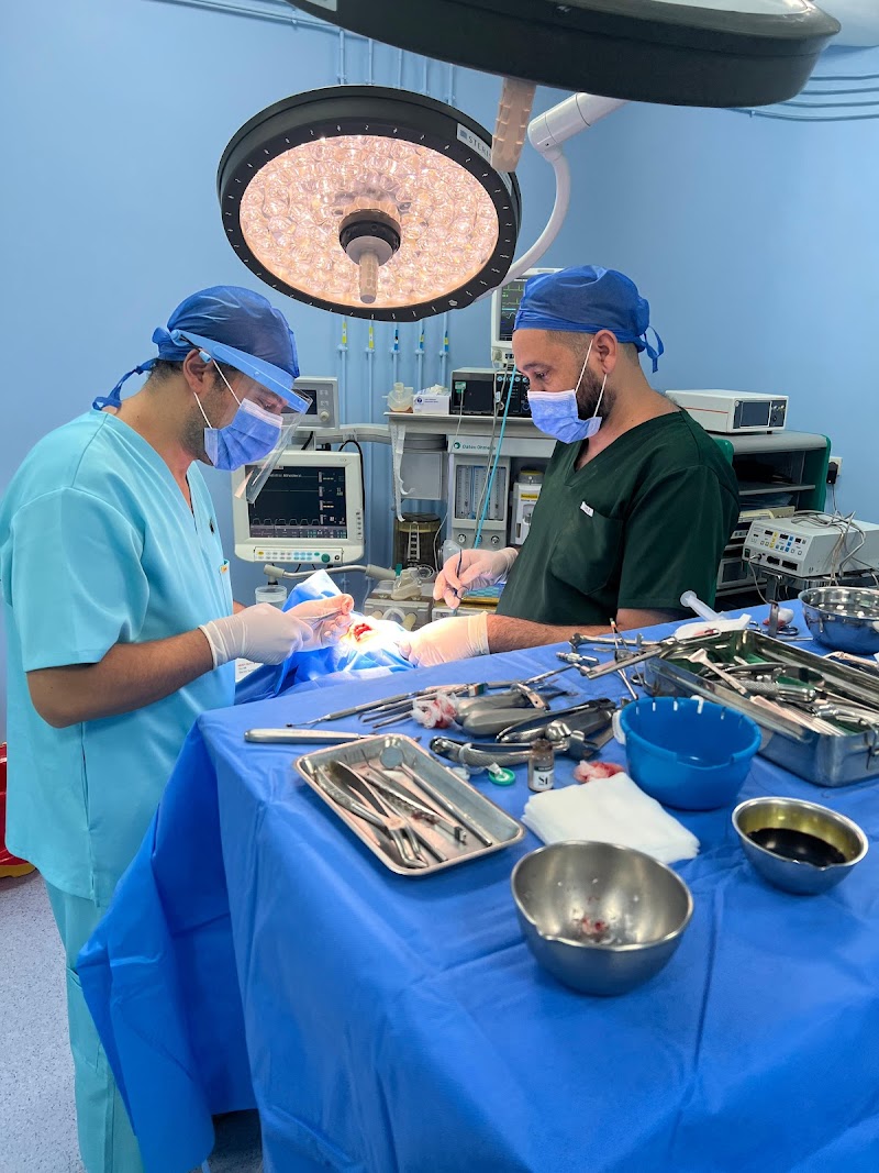 عيادة الأسنان د. محمد مبروكي \ جراحة وزراعة الفم 3