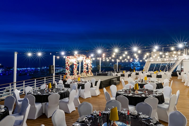 الملكة إليزابيث 2