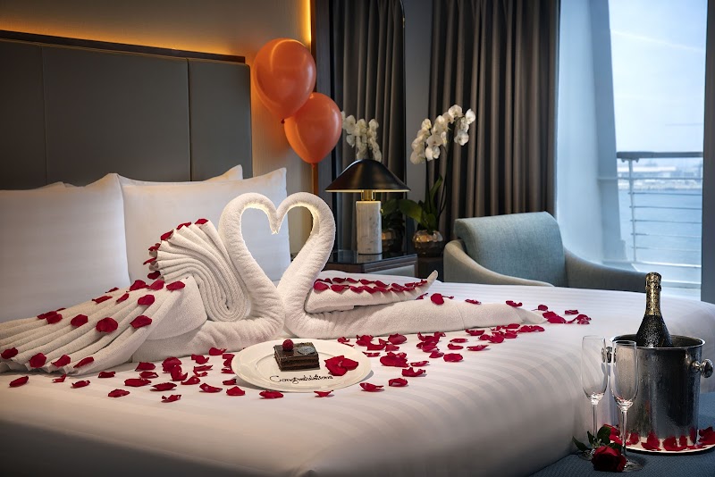 الملكة إليزابيث 2 2