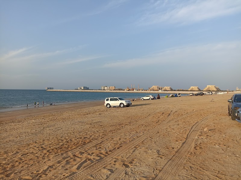 شاطئ ام القيوين