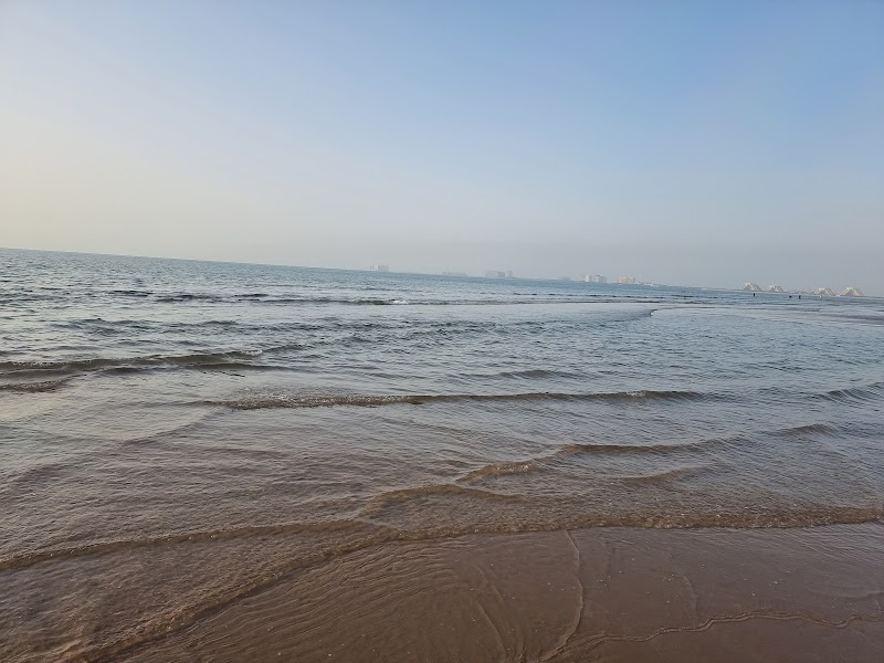 شاطئ ام القيوين 2