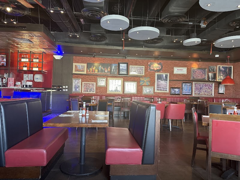 تي جي آي فرايدايز 4