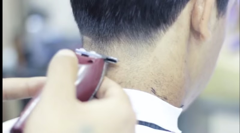 الحلاق زكور ابو ايهم 2