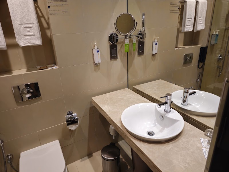 سنترو الشارقة 4