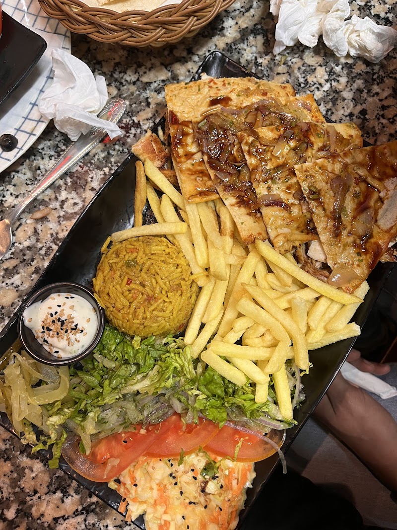 مطعم وحلويات ملكاش الشام 2