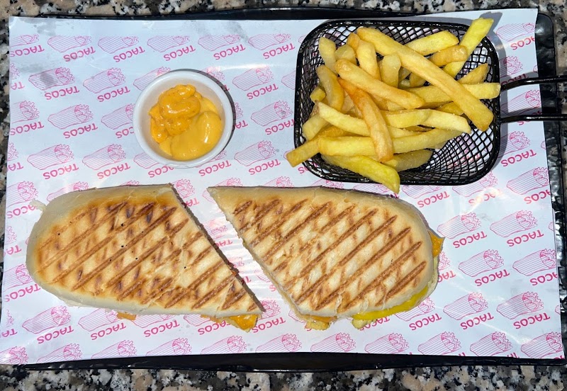 مطعم وحلويات ملكاش الشام 3