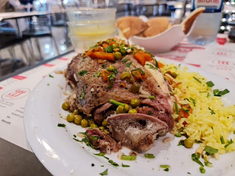 مطعم ابو مازن 6