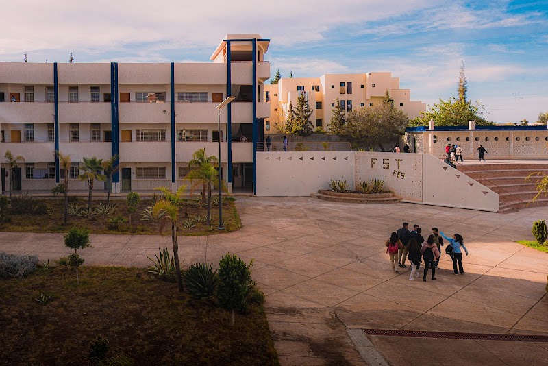كلية العلوم و التقنيات فاس