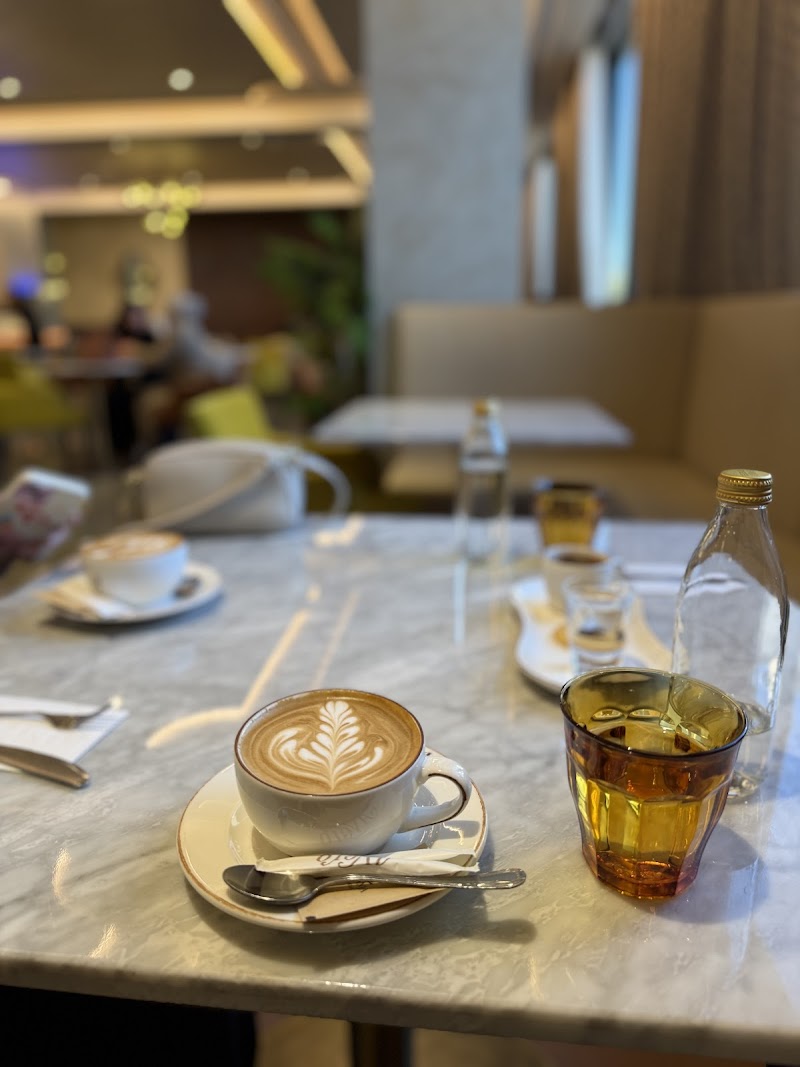 أفيرو بلاس 2