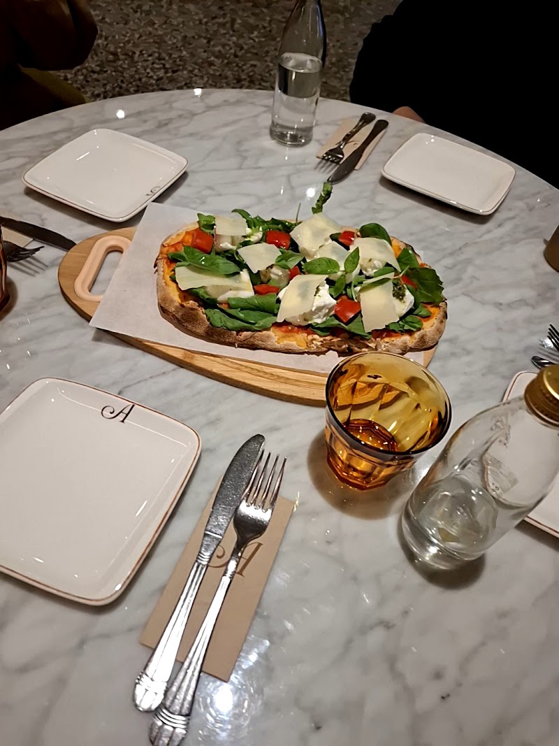 أفيرو بلاس 4