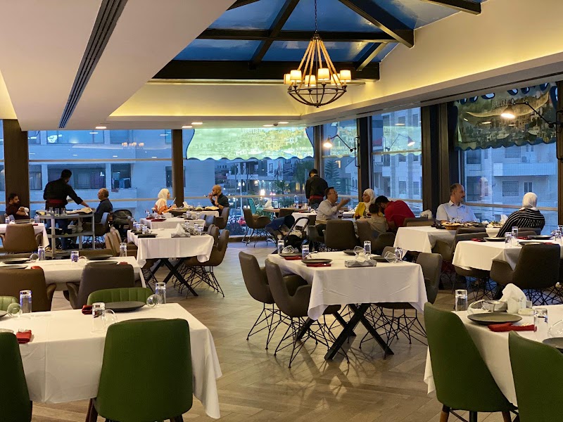 مطعم بحري للمأكولات البحرية