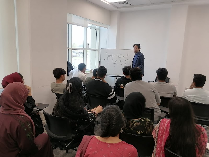 كلية GM للدراسات الدولية الشارقة 2