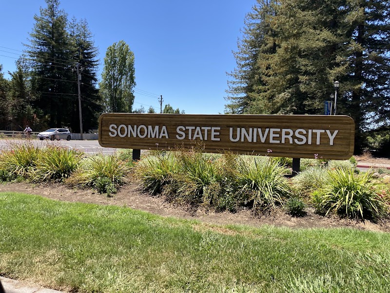 جامعة سونوما ستيت