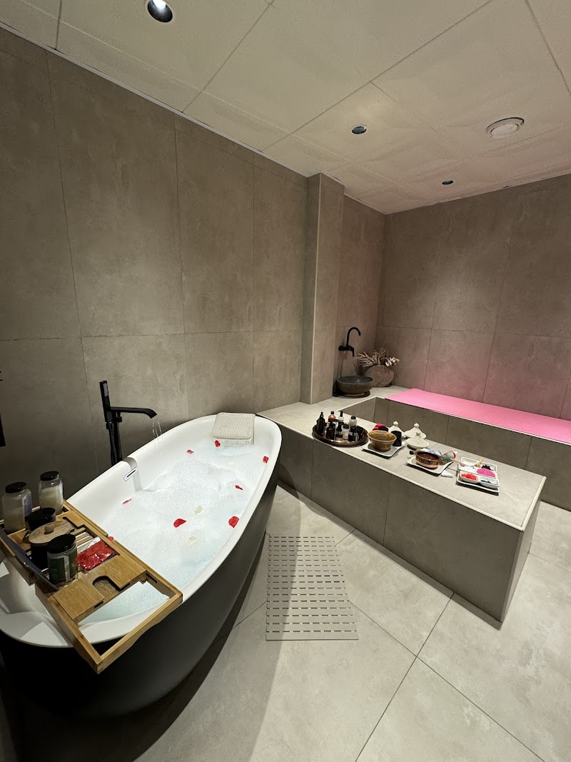 صالون وشامبوهات shades