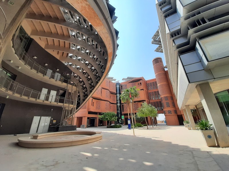 جامعة محمد بن زايد للذكاء الاصطناعي 3