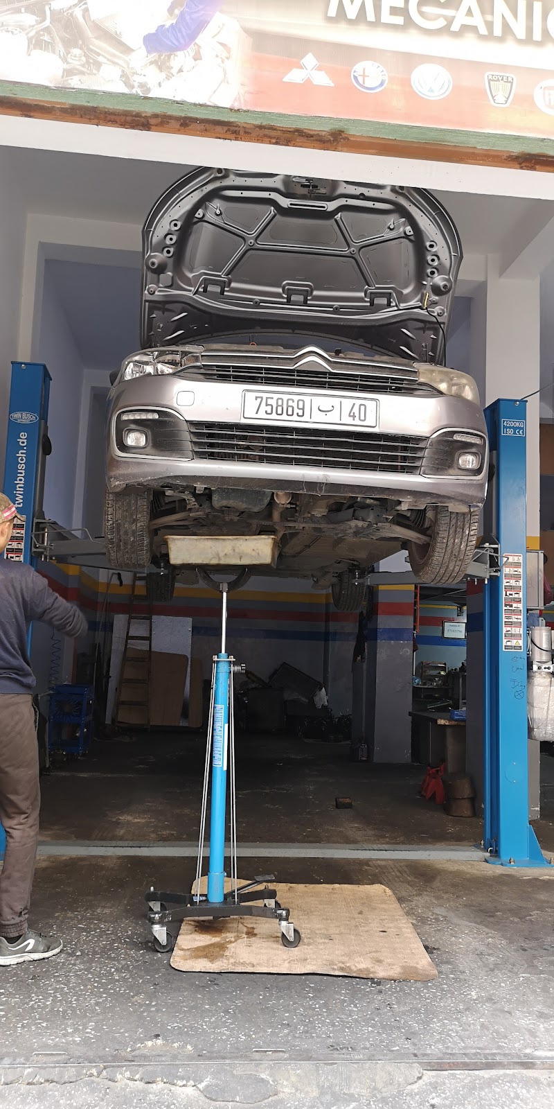 ميكانيك تشخيص سيارات محمد 3