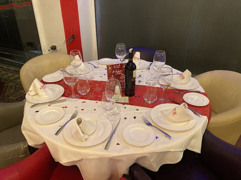 السجادة الحمراء بواسطة ليتل نوروي