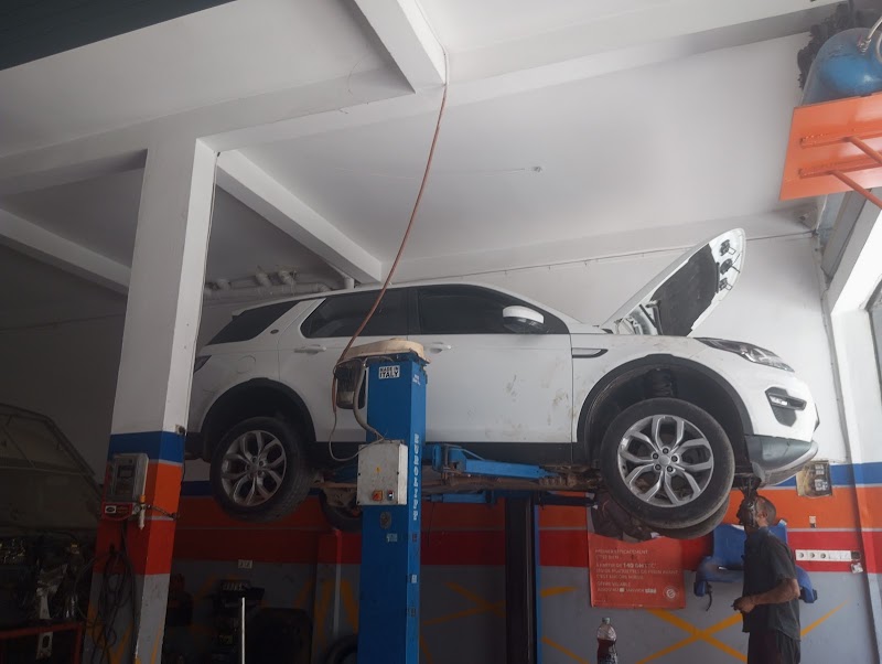 جراج ميكانيكي سريع للسيارات