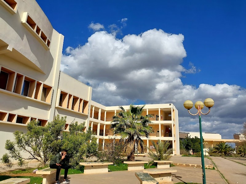 جامعة وهران 1 - مجمع 2 الاستاذ مراد سليم طالب