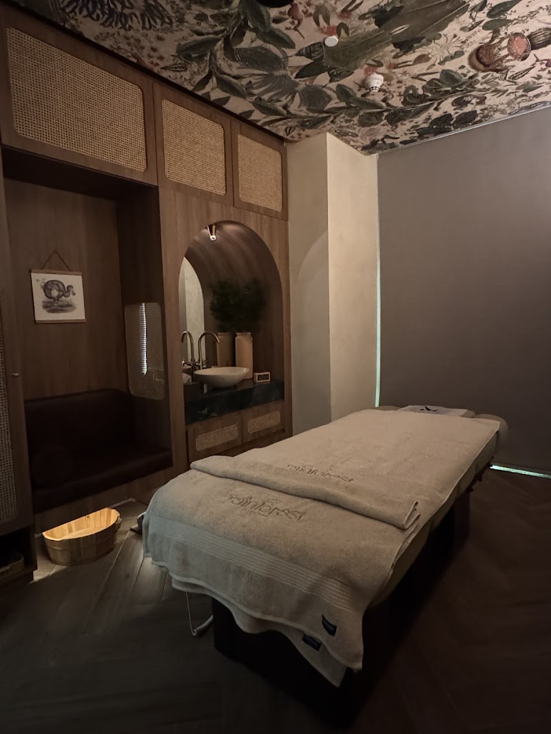 رين فورست بارك سبا للرجال برج جاسم