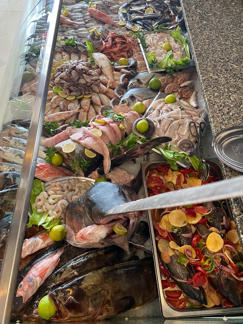 مطعم إيدا (أسماك طازجة ولحوم، 1800 و 3000) 3
