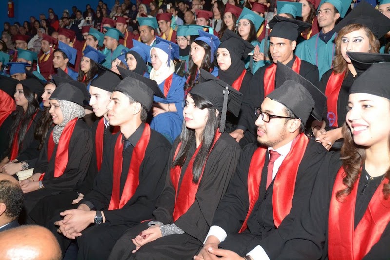 مدرسة إما للأعمال