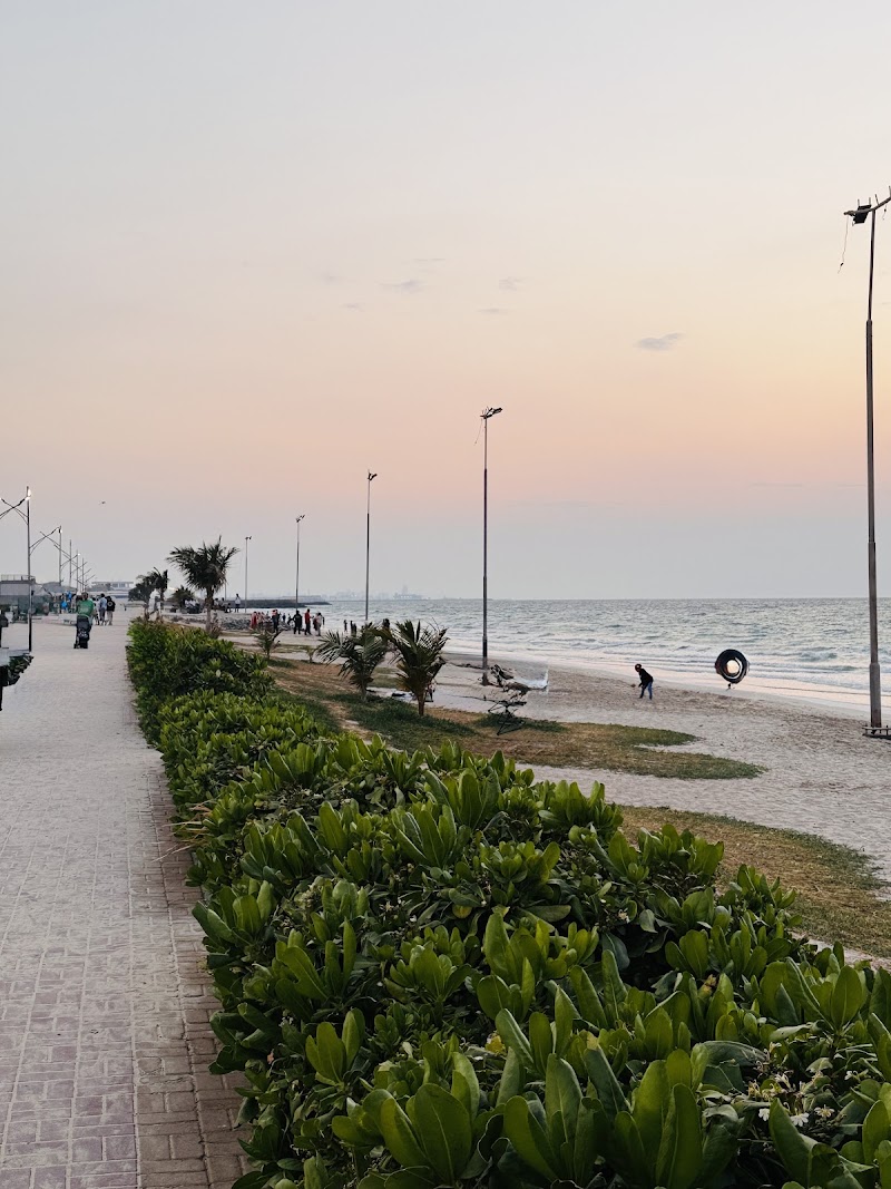 مناطق لعب الأطفال على شاطئ أم القيوين 3