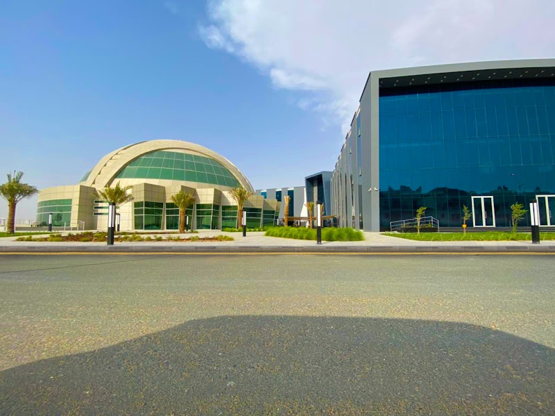 جامعة أم القيوين 3