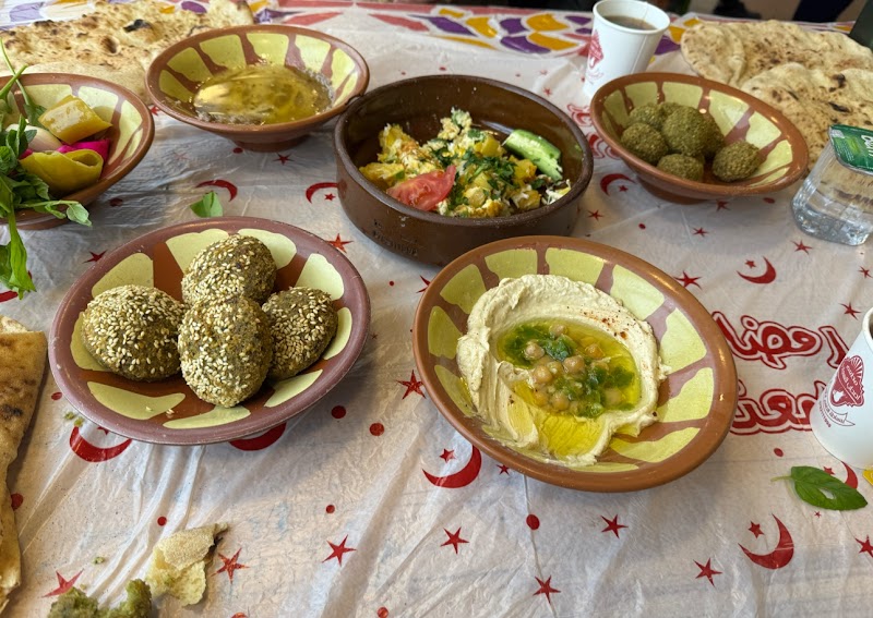 مطعم اصحاب السعاده 2