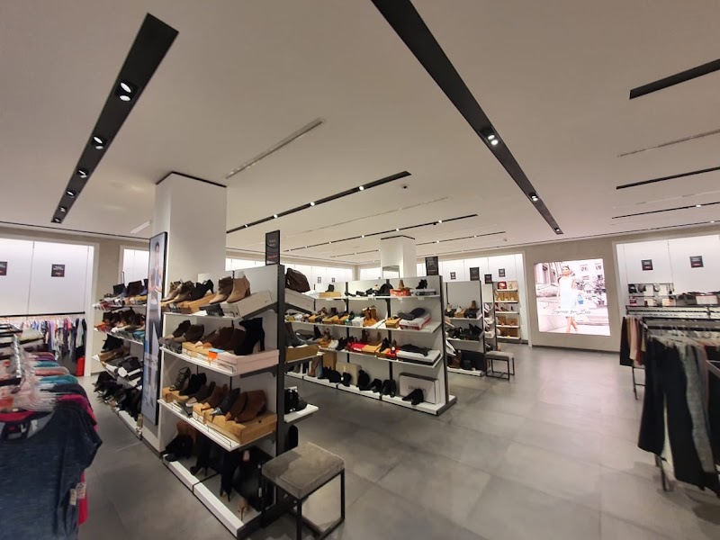 متاجر أوتليت الأساسية 3