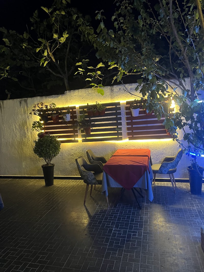 مطعم كاستانيا