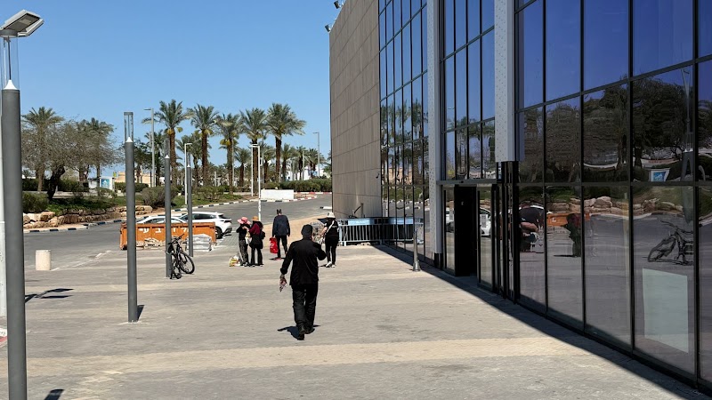 مركز تسوق البحر الأحمر